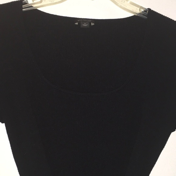 Worn once Ann Taylor long sleeve, ribbed, scoop, neck dress with belt - Picture 2 of 3